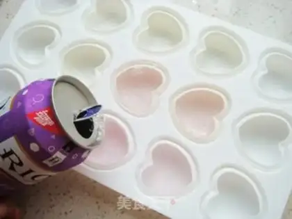 Make A mango popsicle with a heart step 2