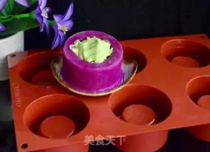 Make Flamingo Moss ice cream cup step 12