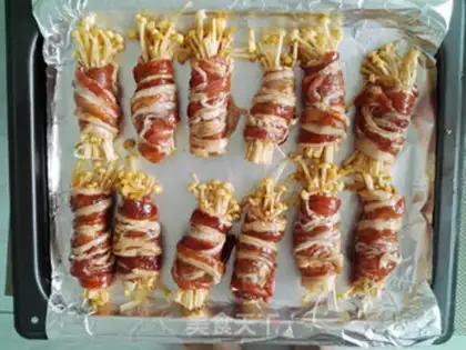Make Five bouquets of gold and mushroom rolls step 6