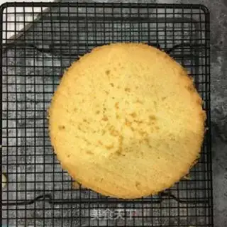 Make Pink little car cake step 11