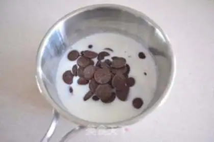 Make Sandmus cake step 9