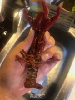 Make Spicy lobster step 1