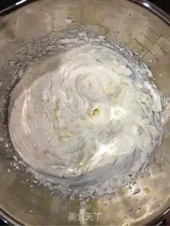 Make Pink little car cake step 14