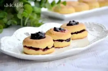 Make Blueberry sauce scon step 11