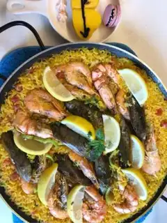 Make Spanish seafood step 6