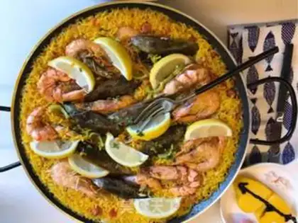 Make Spanish seafood step 7