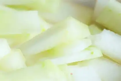 Make Freshly steamed melons step 1