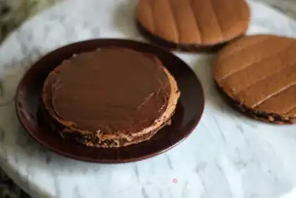 Make Chocolate lace basket step 9