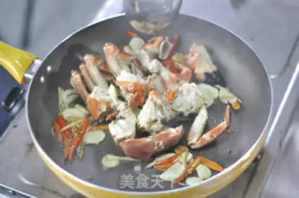 Make Hot, spicy crabs step 3