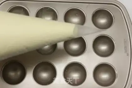 Make Chocolate lollipop cake step 9