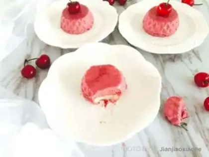 Make Pink pudding cake step 18