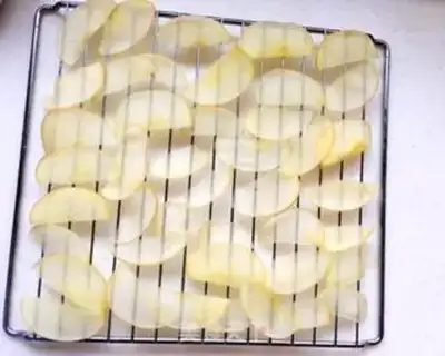 Make Apple roses step 2