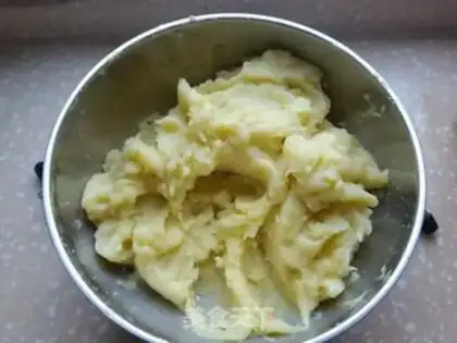 Make Mashed mashed potatoes step 1