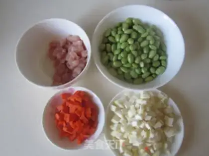 Make Soybeans with white fried meat step 0