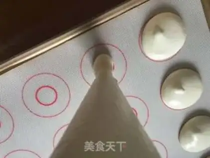 Make The original macaron step 14