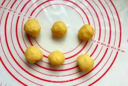 Make Apple roses step 8