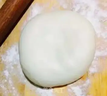 Make A white radish with three fresh dumplings step 0