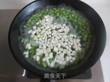 Make Soybeans with white fried meat step 3
