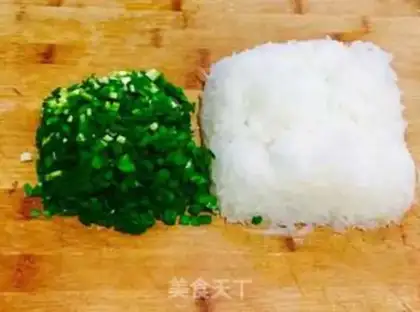 Make A white radish with three fresh dumplings step 2