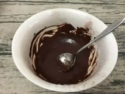 Make Chocolate Macalon step 2