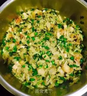 Make A white radish with three fresh dumplings step 3
