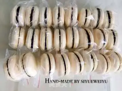 Make The original macaron step 20