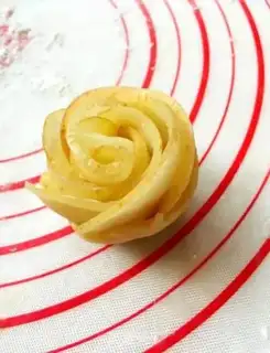 Make Apple roses step 12