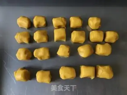 Make Horse hoof and egg yellow cookies step 9