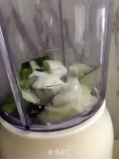 Make Fresh fruit and vegetable juice step 2