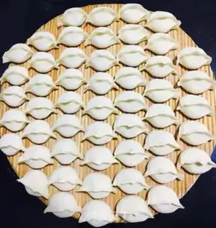 Make A white radish with three fresh dumplings step 5