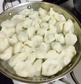 Make A white radish with three fresh dumplings step 6