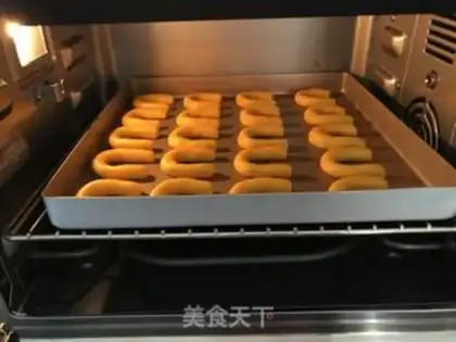 Make Horse hoof and egg yellow cookies step 12
