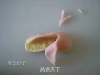Make Pink love mooncake step 10