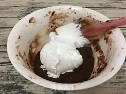 Make Chocolate Macalon step 9