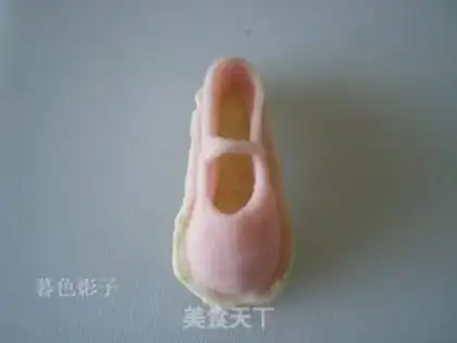 Make Pink love mooncake step 13