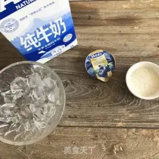 Make Blueberry milkshake step 0