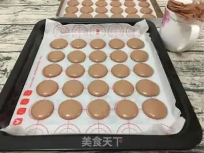 Make Chocolate Macalon step 17