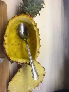 Make Thai shrimp pineapple step 2