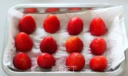 Make Strawberry hotcakes step 0