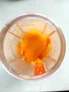 Make Mango milkshake step 2