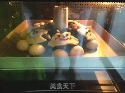 Make Mickey squeezed bread step 16