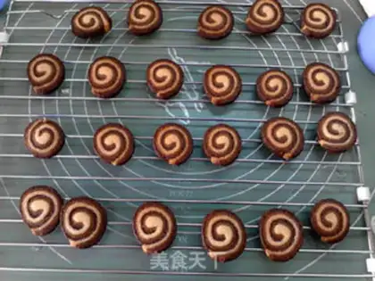 Make Tricoloured cookies step 22