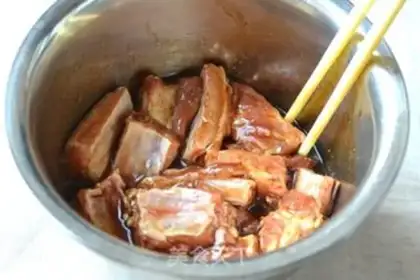 Make The fragrance of black pepper ribs step 2