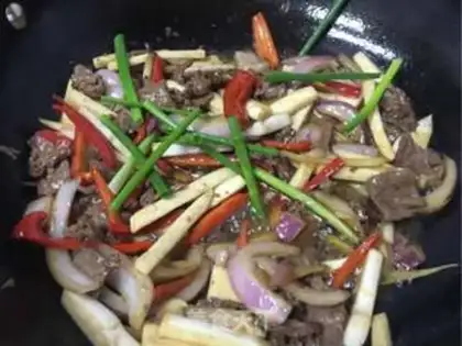 Make Onion onions and fried beef step 6
