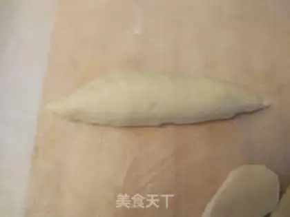 Make Fun lobster bread step 3