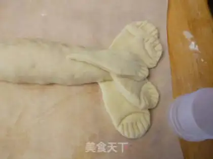 Make Fun lobster bread step 5