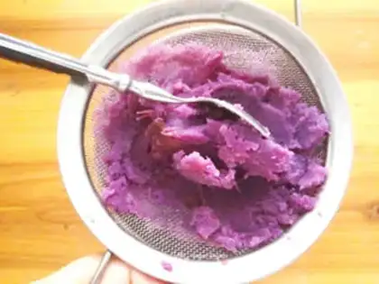 Make Romantic purple caramel Charlotte step 1
