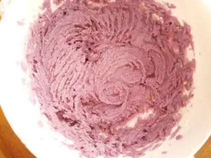 Make Romantic purple caramel Charlotte step 14