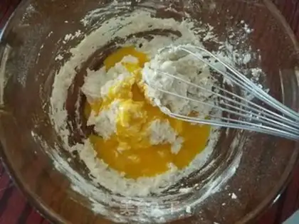 Make Spaghetti cake rolls step 3