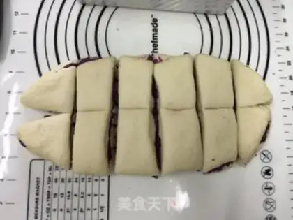 Make Potato coconut hand tore toast step 7